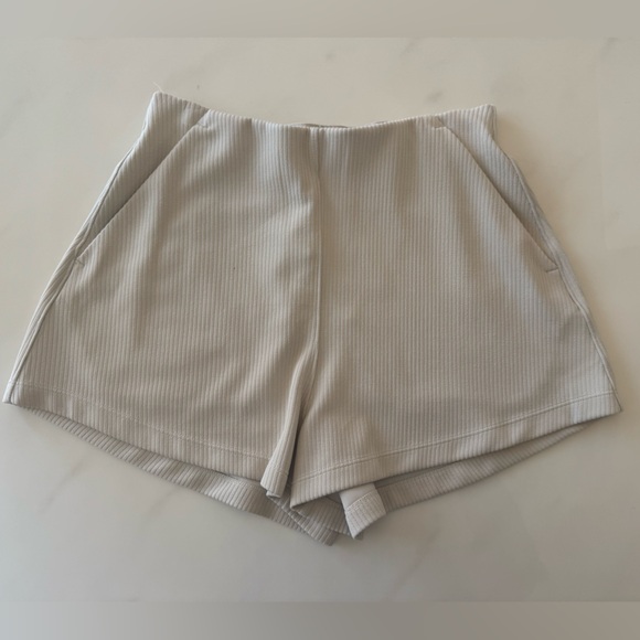 Lululemon Ribbed Softstream High Rise Shorts 2” - Picture 8 of 10